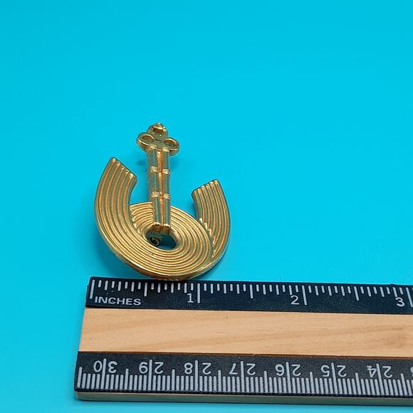 Smithsonian Institution Anchor Brooch Pendant, Gold Tone, 2 1/2 Inches - Picture 10 of 10
